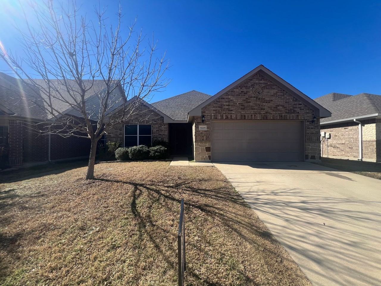 9229 Tierra Verde Dr - Photo 3 of 46