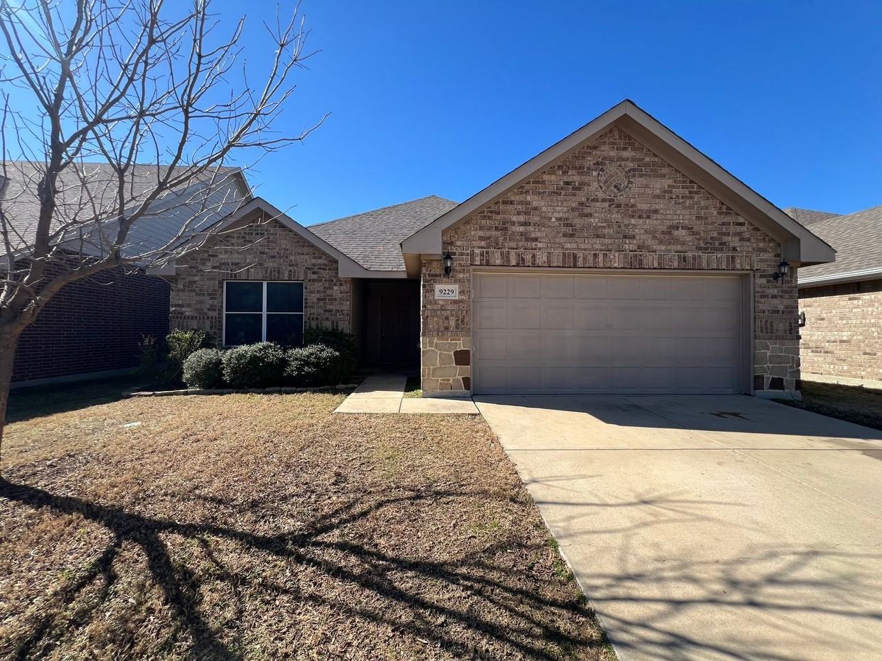 9229 Tierra Verde Dr - Photo 2 of 46