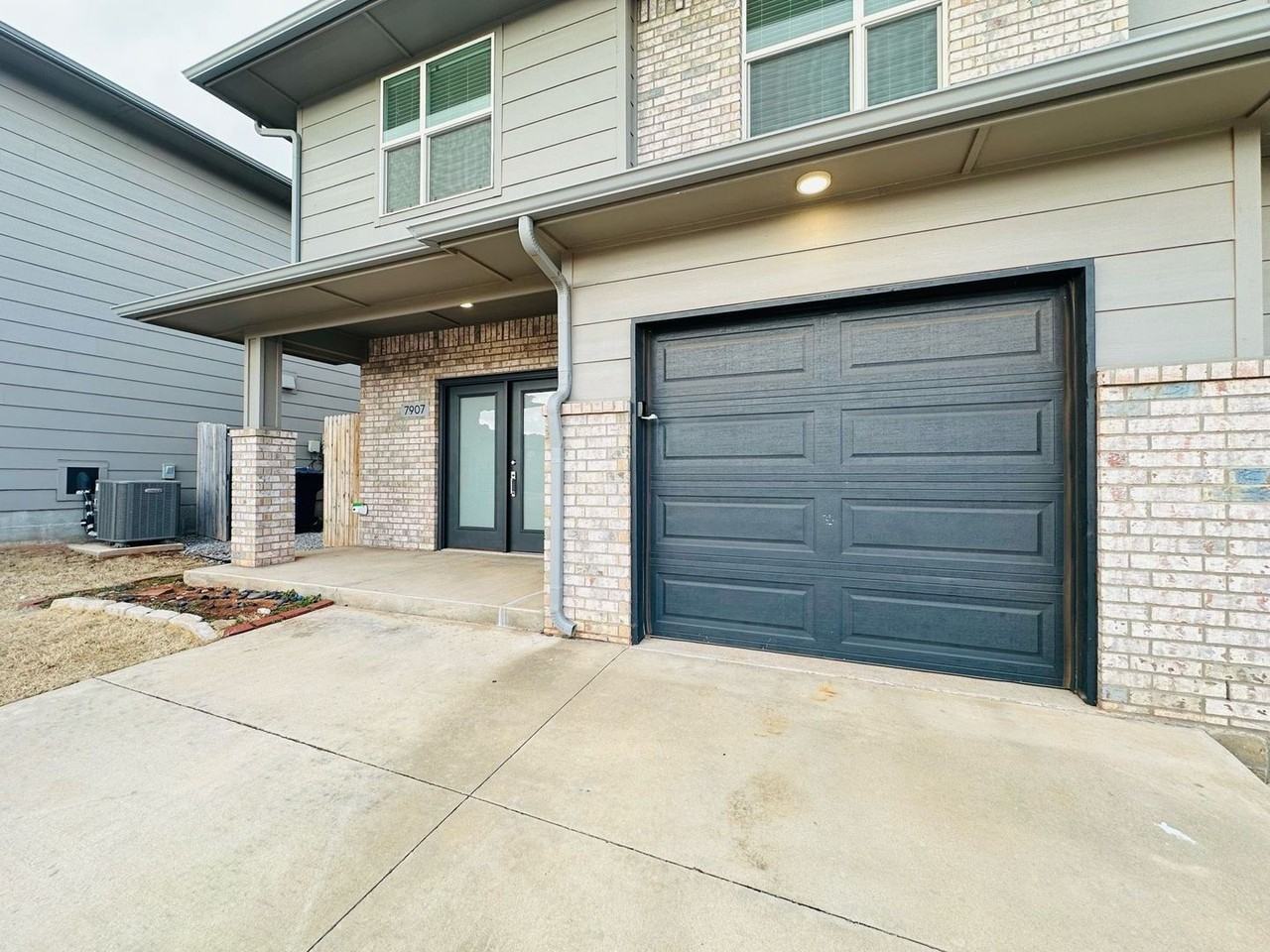 7907 Nw 135th Ter - Photo 3 of 48