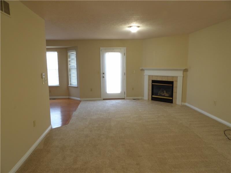 1690 Pickett Run - Photo 3 of 42