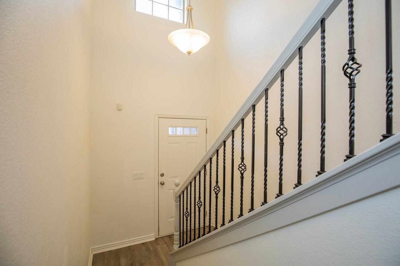 786 W Breeze Cv - Photo 2 of 20