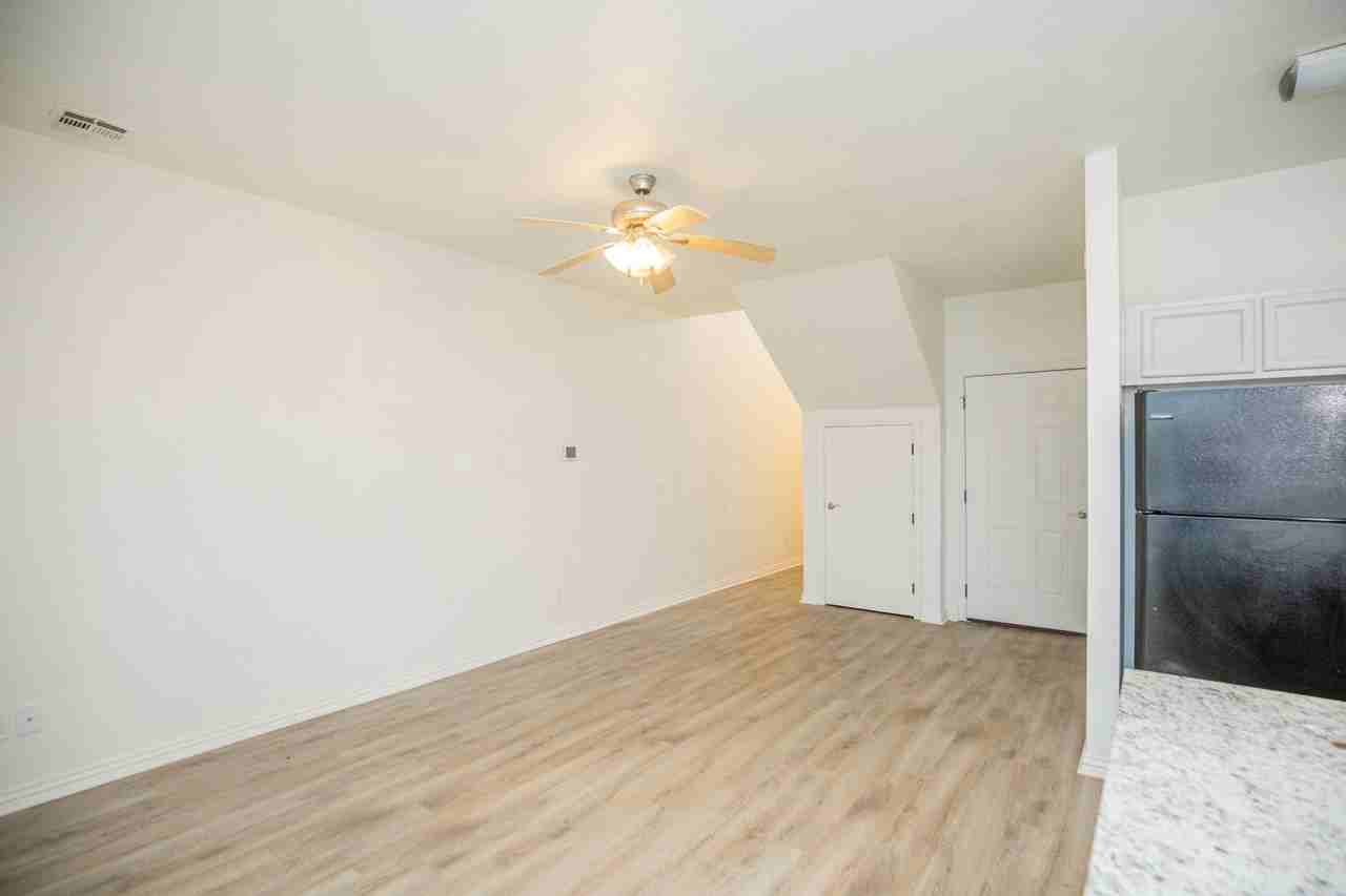 786 W Breeze Cv - Photo 3 of 20