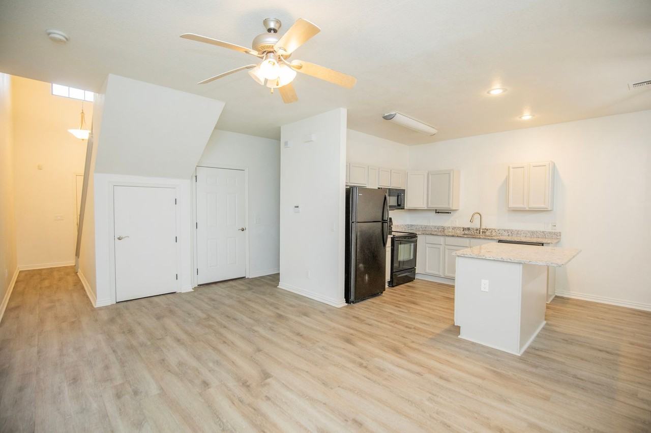 786 W Breeze Cv - Photo 5 of 20