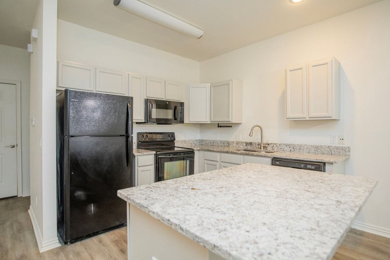 786 W Breeze Cv - Photo 7 of 20