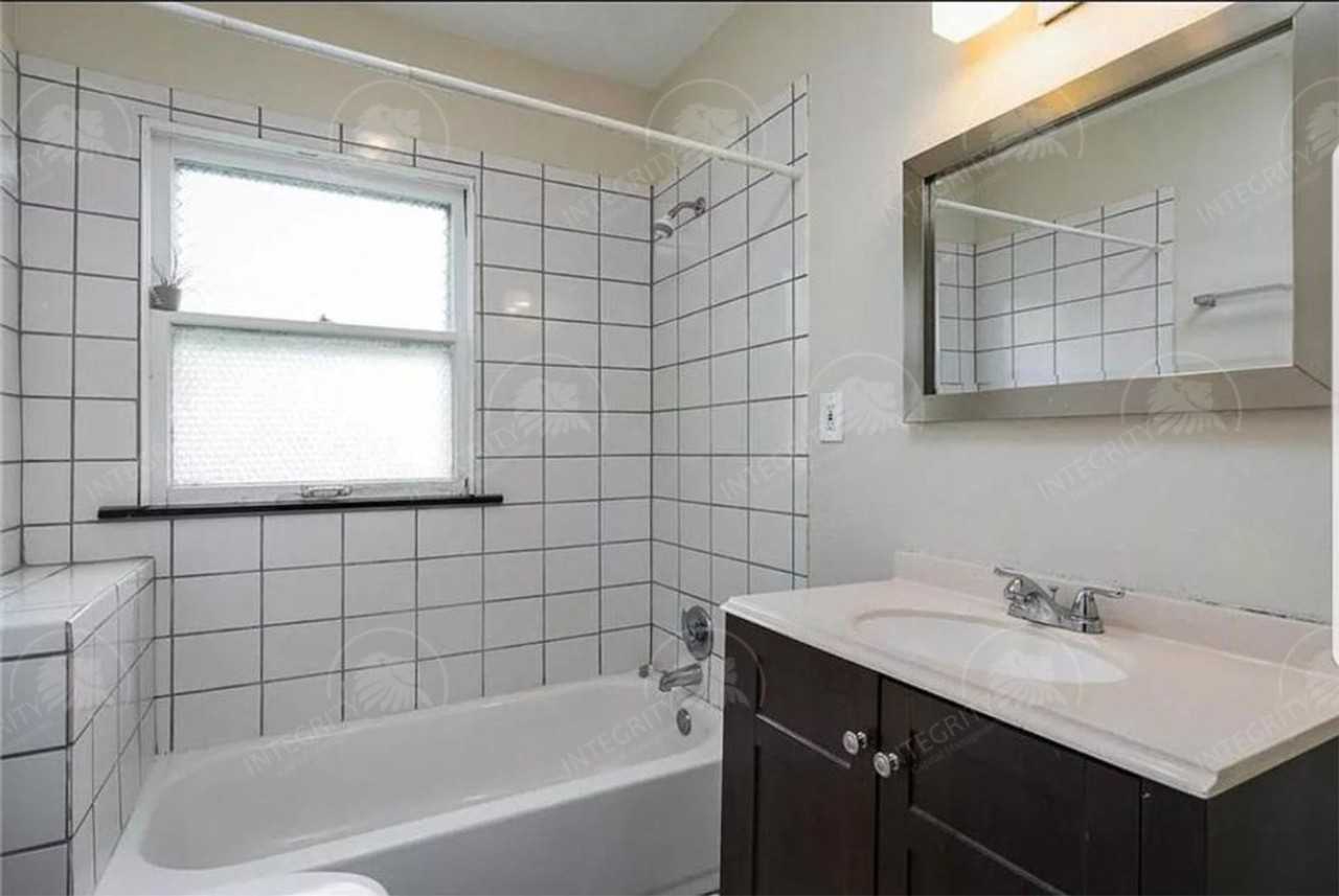 5241 Brookwood Ave - Photo 5 of 13