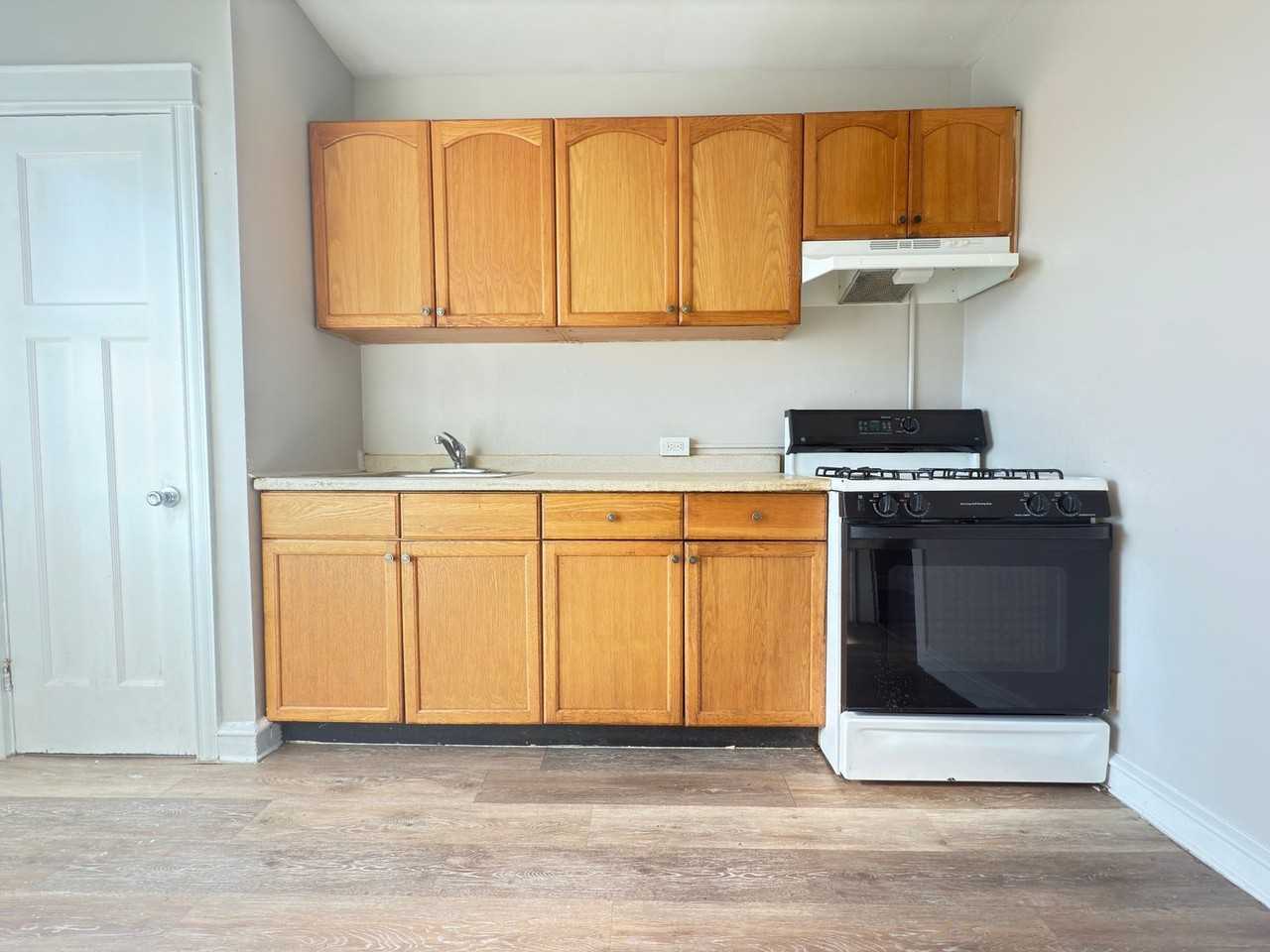 3535 Lyndale Ave - Photo 3 of 8