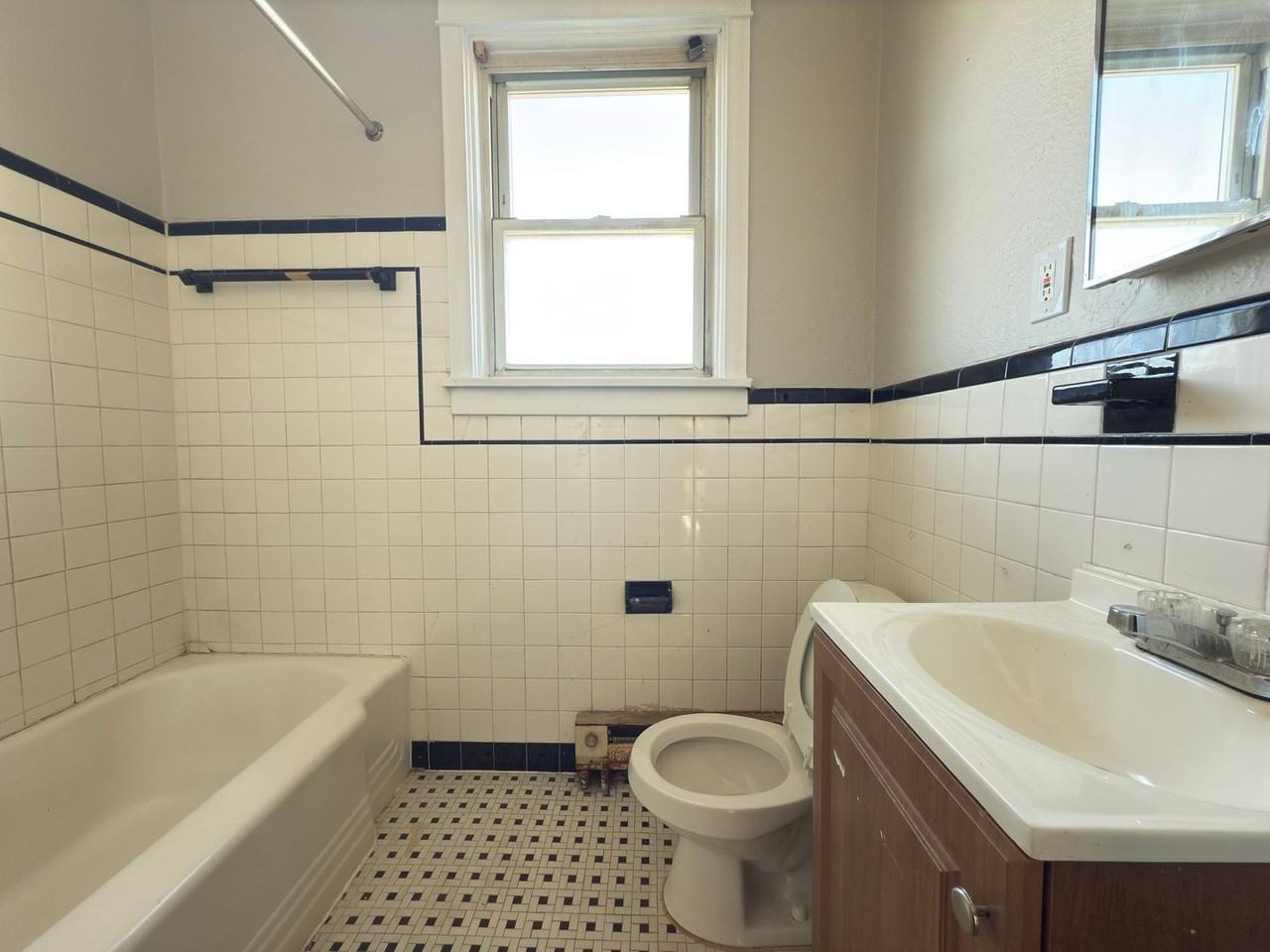 3535 Lyndale Ave - Photo 6 of 8