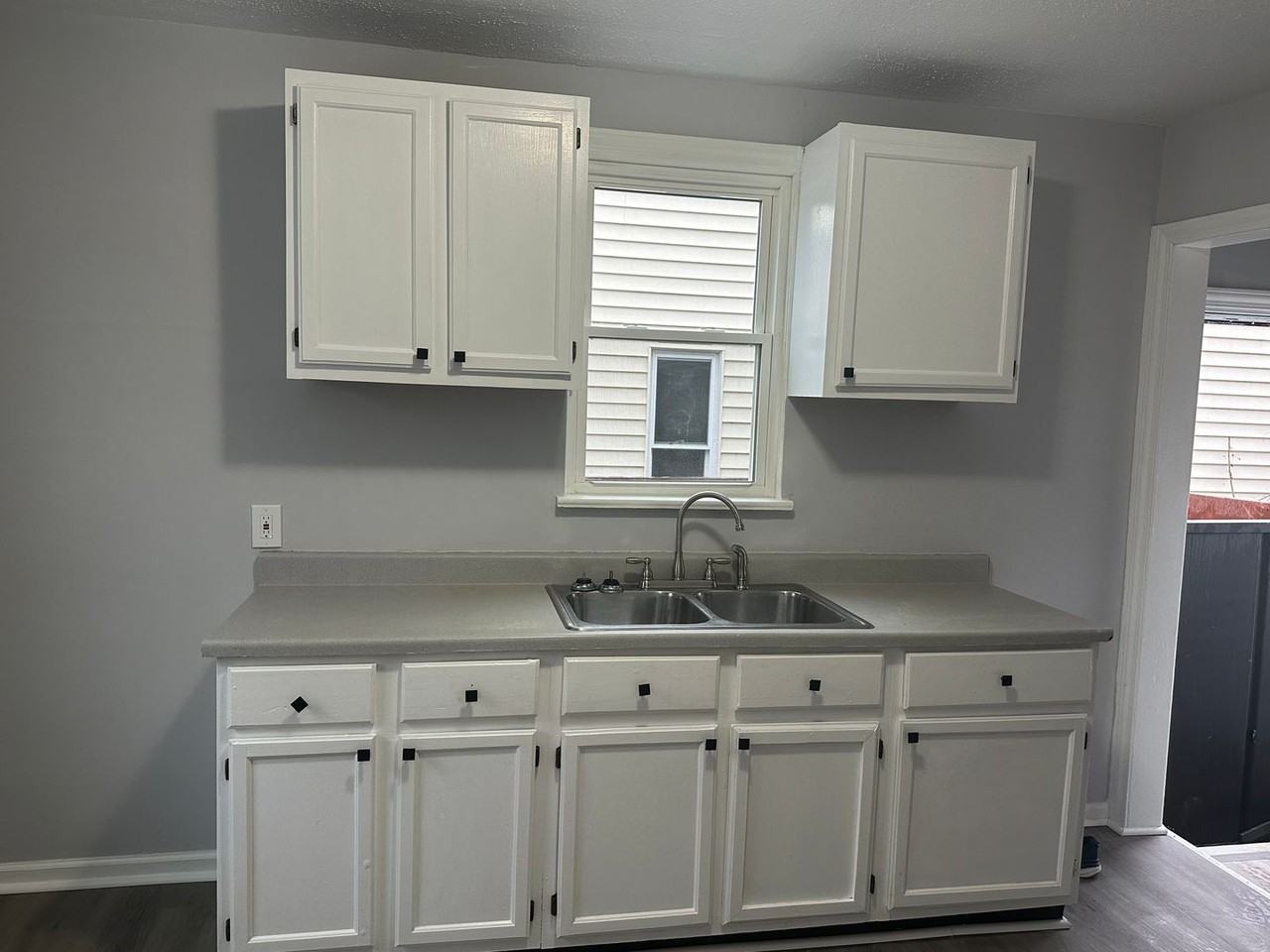 15005 Edgewood Ave - Photo 3 of 7