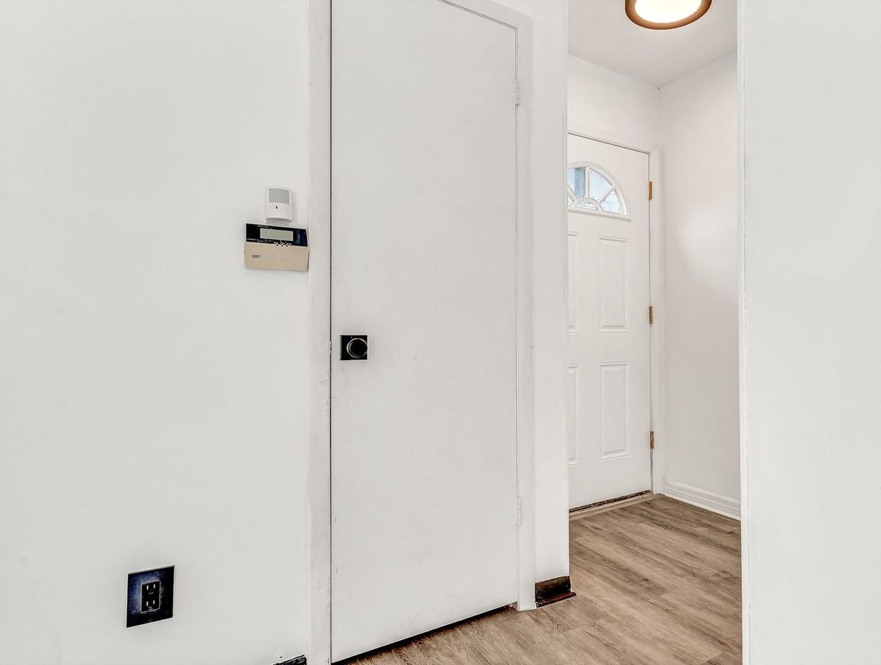 8800 Bardmoor Blvd #12 - Photo 4 of 36