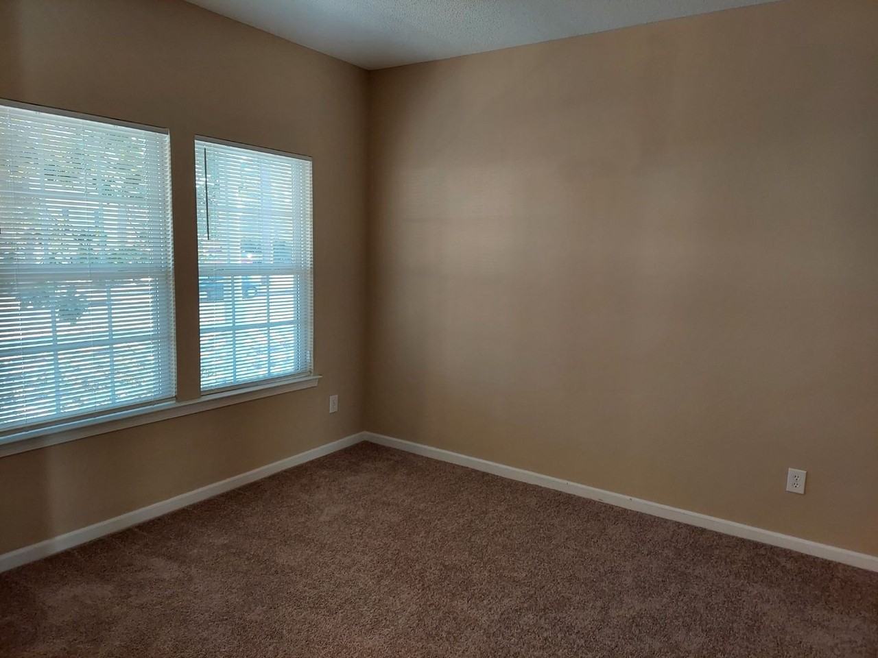 8011 Moose Ave - Photo 3 of 49