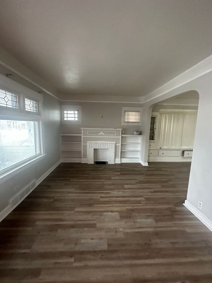 12801 Farringdon Ave - Photo 5 of 9