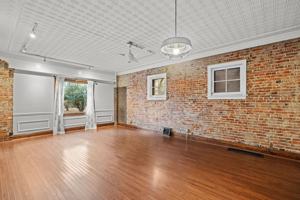 featured image of 2009 Lynch St