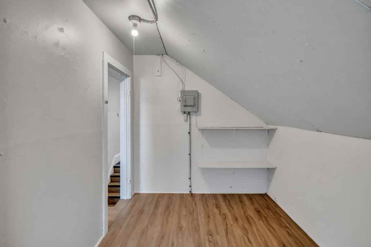 1120 1/2 Washington St - Photo 3 of 18