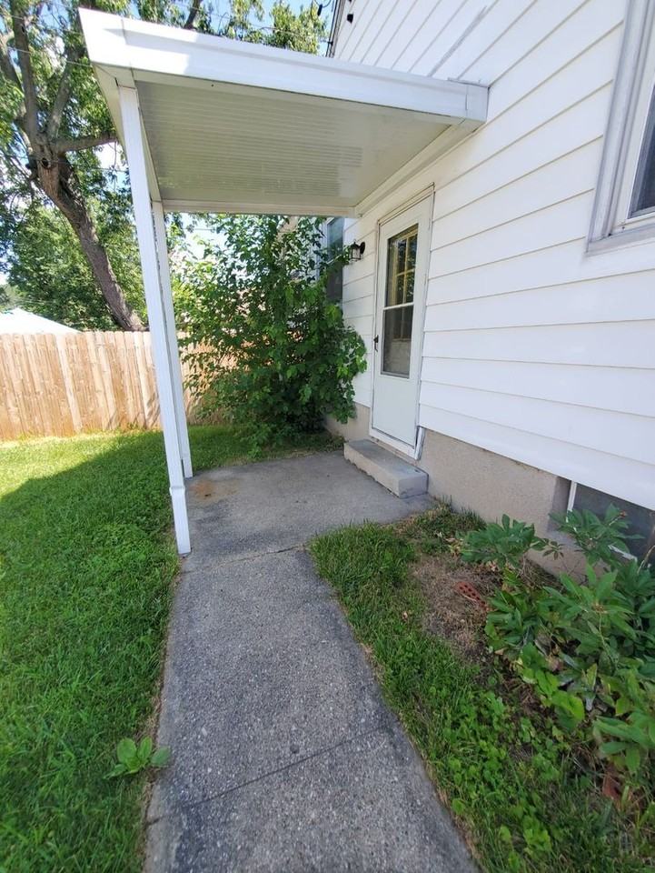 2623 Springmont Ave - Photo 3 of 19