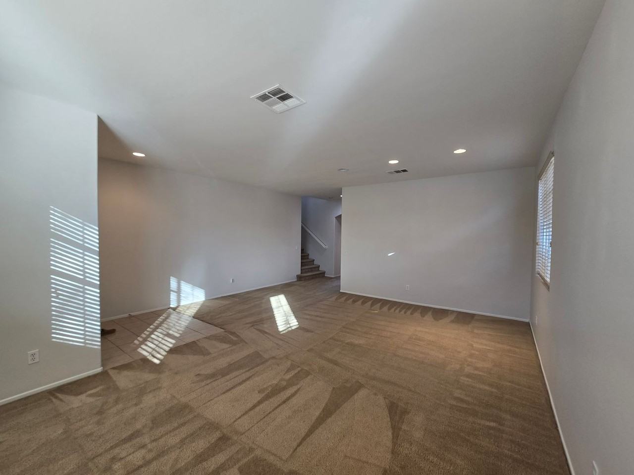 3061 W Lumber St - Photo 3 of 26