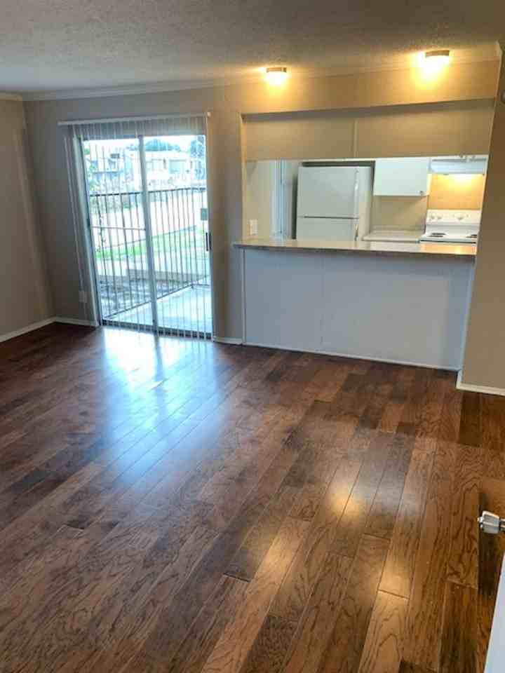 Santa Monica Apartments - Photo 4 of 13