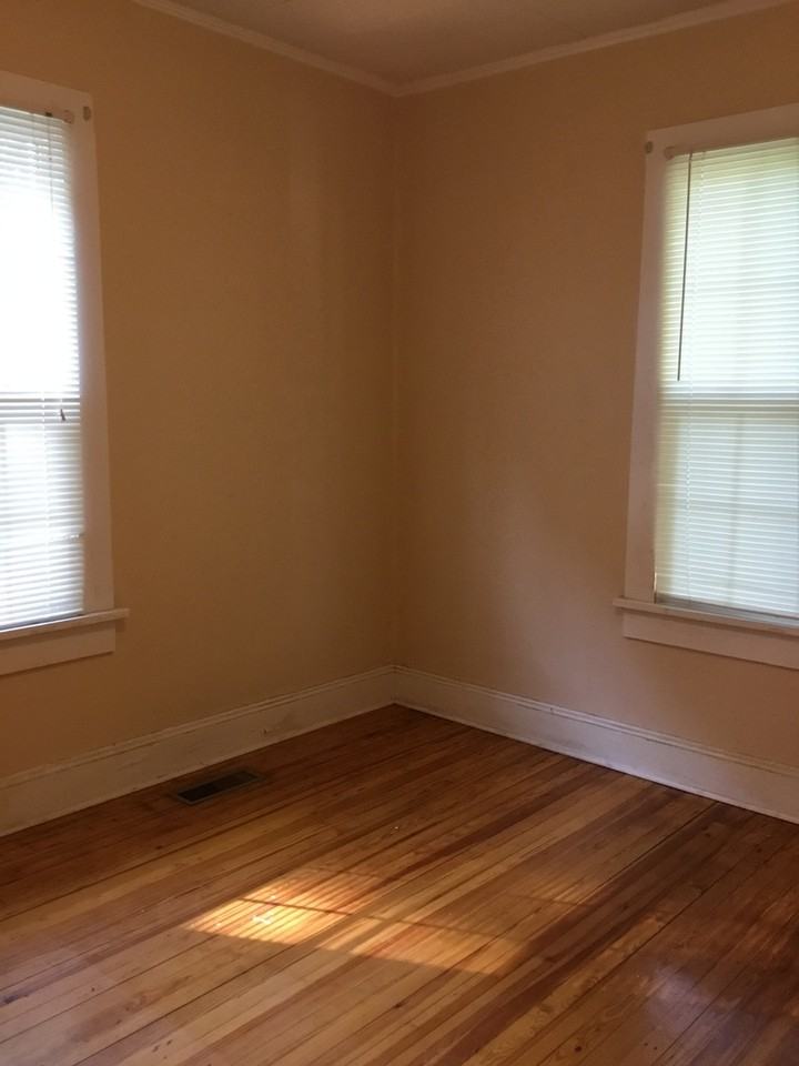 448 Willowbrook Ave - Photo 4 of 6