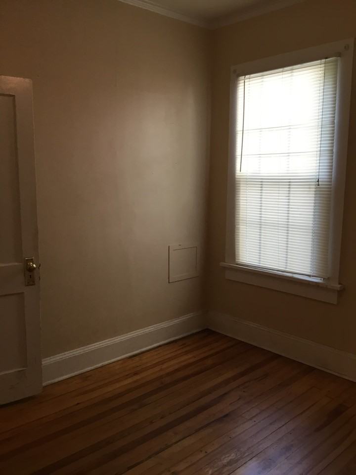 448 Willowbrook Ave - Photo 5 of 6