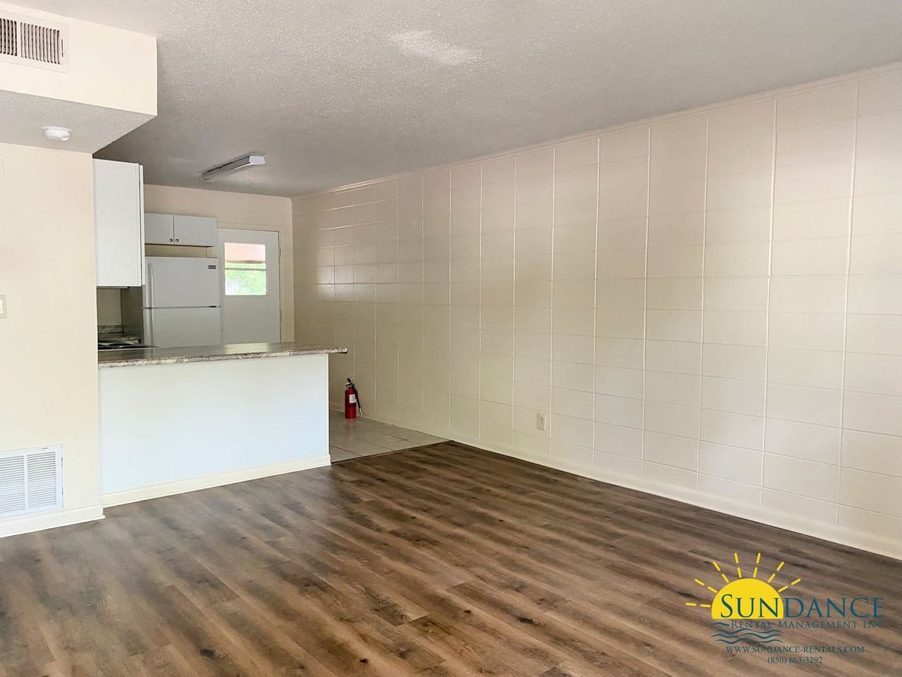 210 Dates Ave Nw - Photo 3 of 9