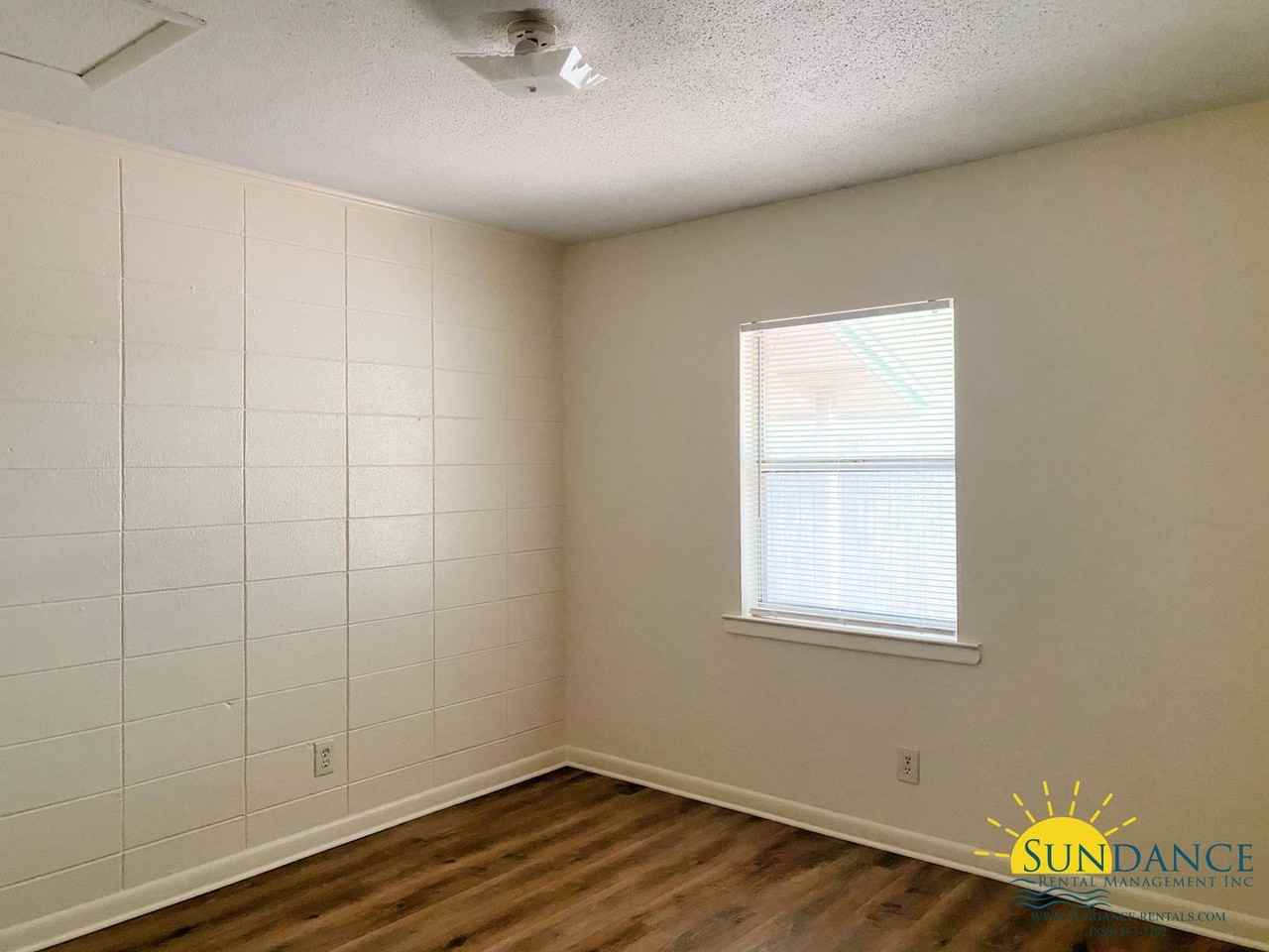 210 Dates Ave Nw - Photo 7 of 9