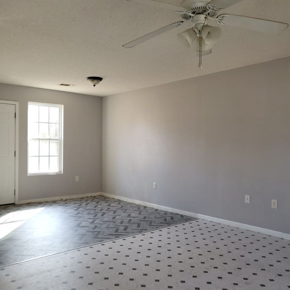 123 Circle Drive - Photo 4 of 12