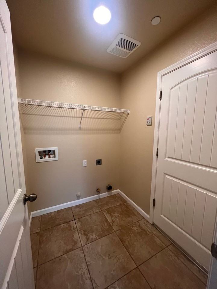 2596 Bell Port Ave - Photo 7 of 16