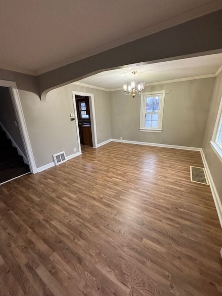 14401 Leo Rd - Photo 3 of 12