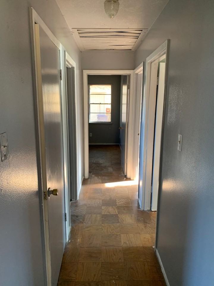 3306 Valley View Dr - Photo 4 of 10
