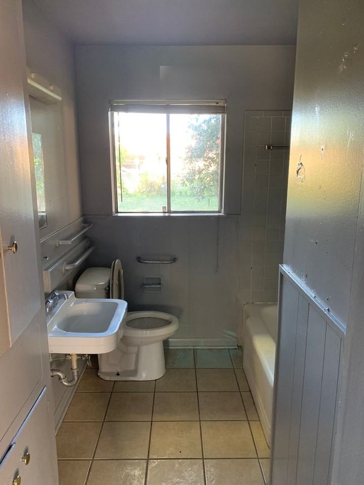 3306 Valley View Dr - Photo 5 of 10