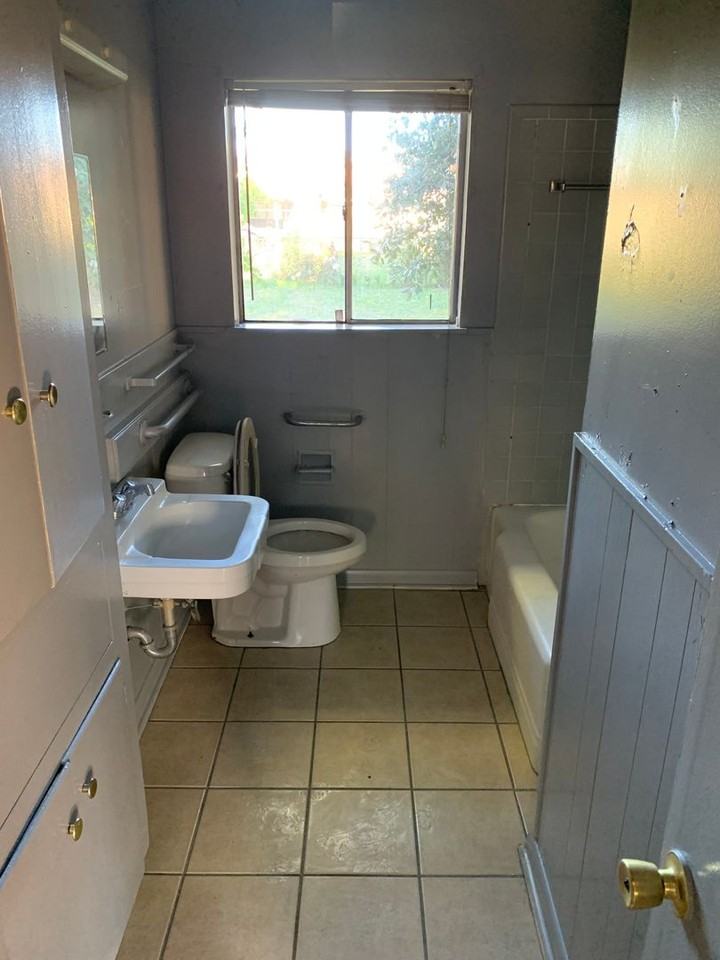 3306 Valley View Dr - Photo 6 of 10