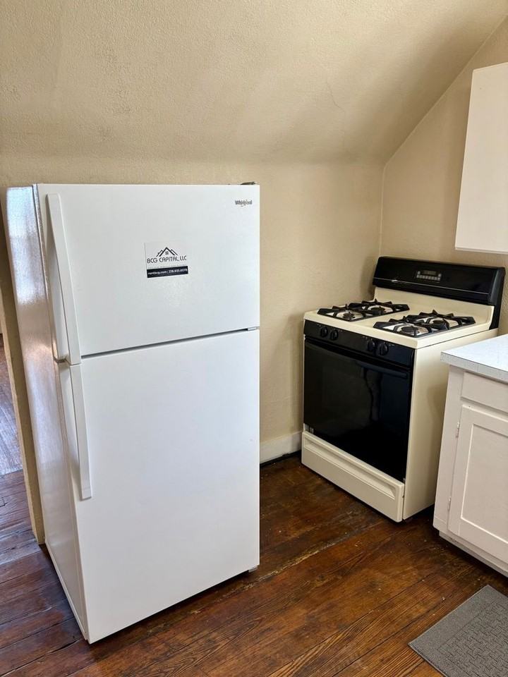 101 N Union St - Photo 3 of 7