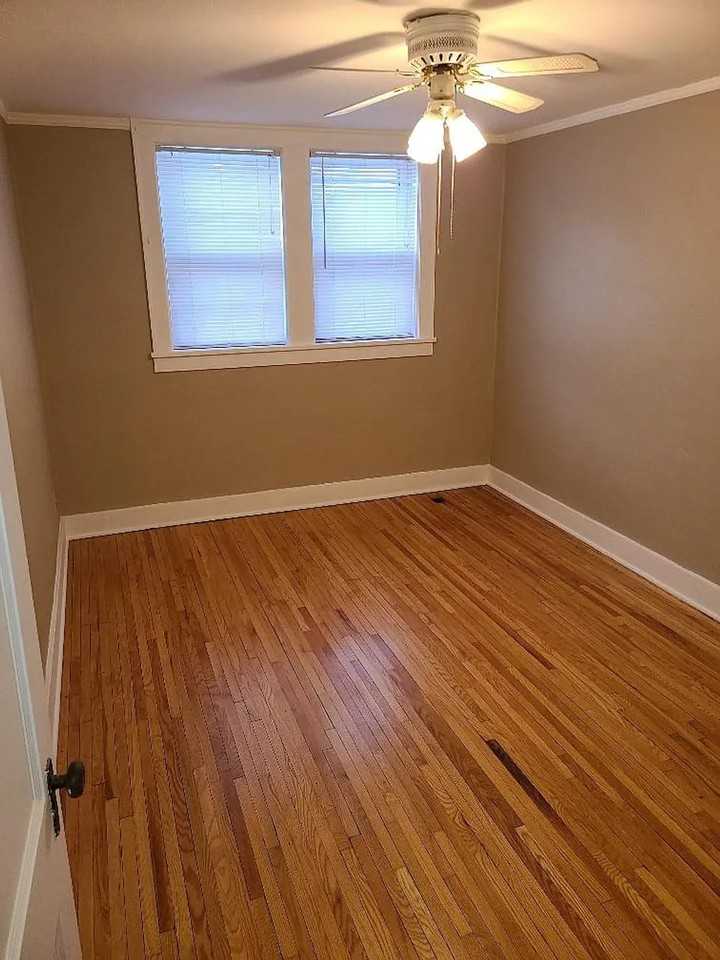 Historic Greystone Apartments - Photo 4 of 8