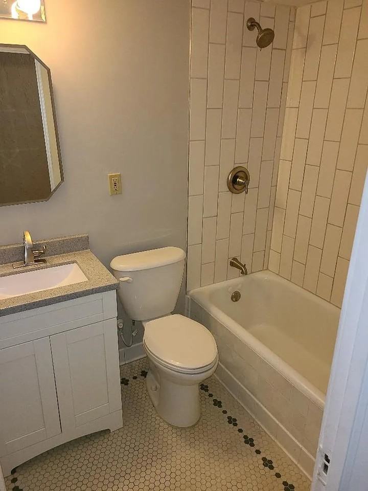 Historic Greystone Apartments - Photo 6 of 8