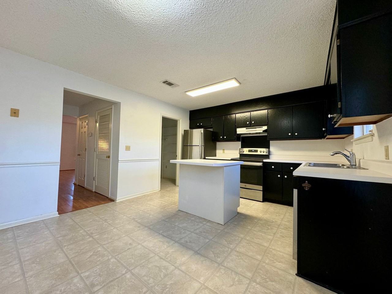 158 Auburn Avenue - Photo 3 of 5