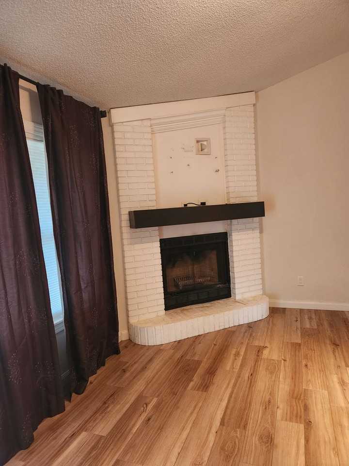 2721 Leary Ln - Photo 3 of 23
