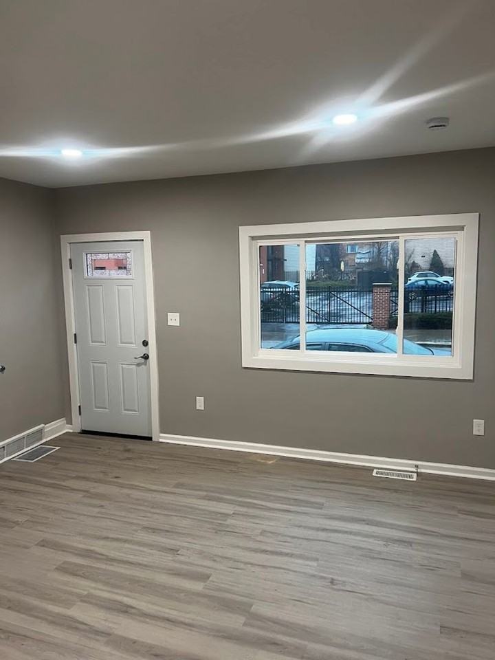 158 S 17th St - Photo 4 of 14