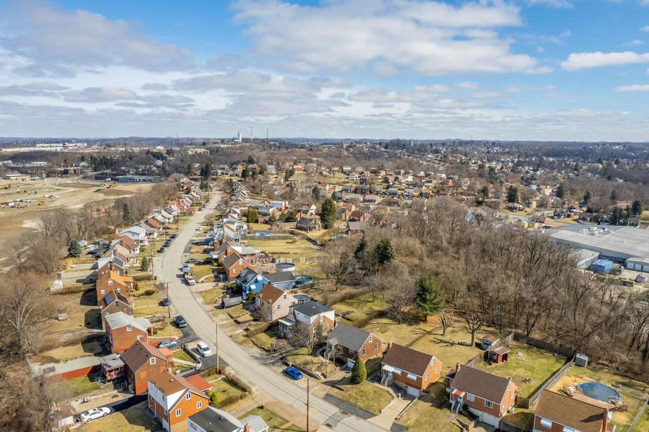 648 Overhill Dr - Photo 6 of 26