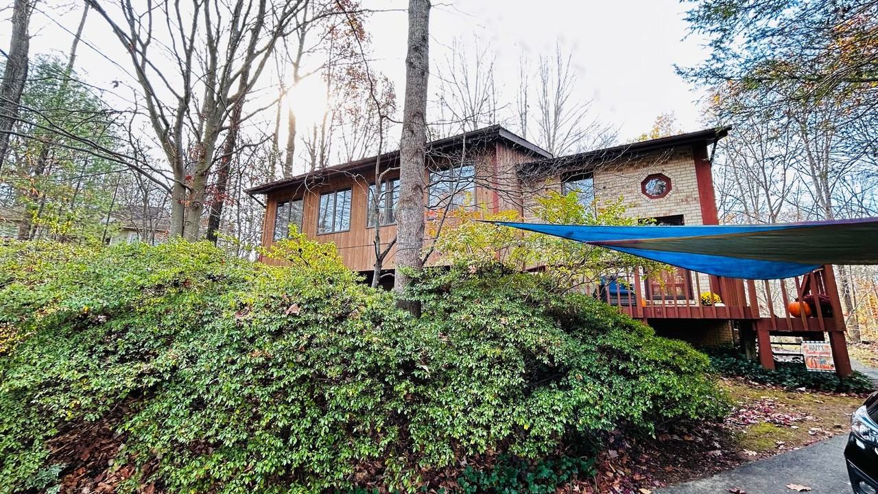 12403 Hunters Grove Rd - Photo 2 of 43