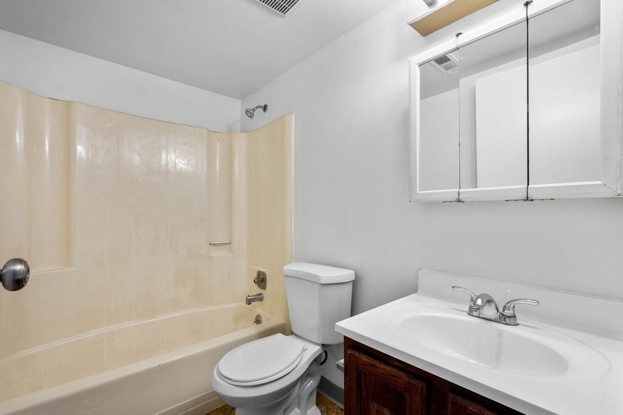 2860 Washington Blvd - Photo 2 of 44