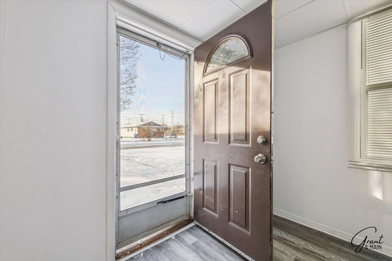 2615 Emmons Ave - Photo 2 of 22