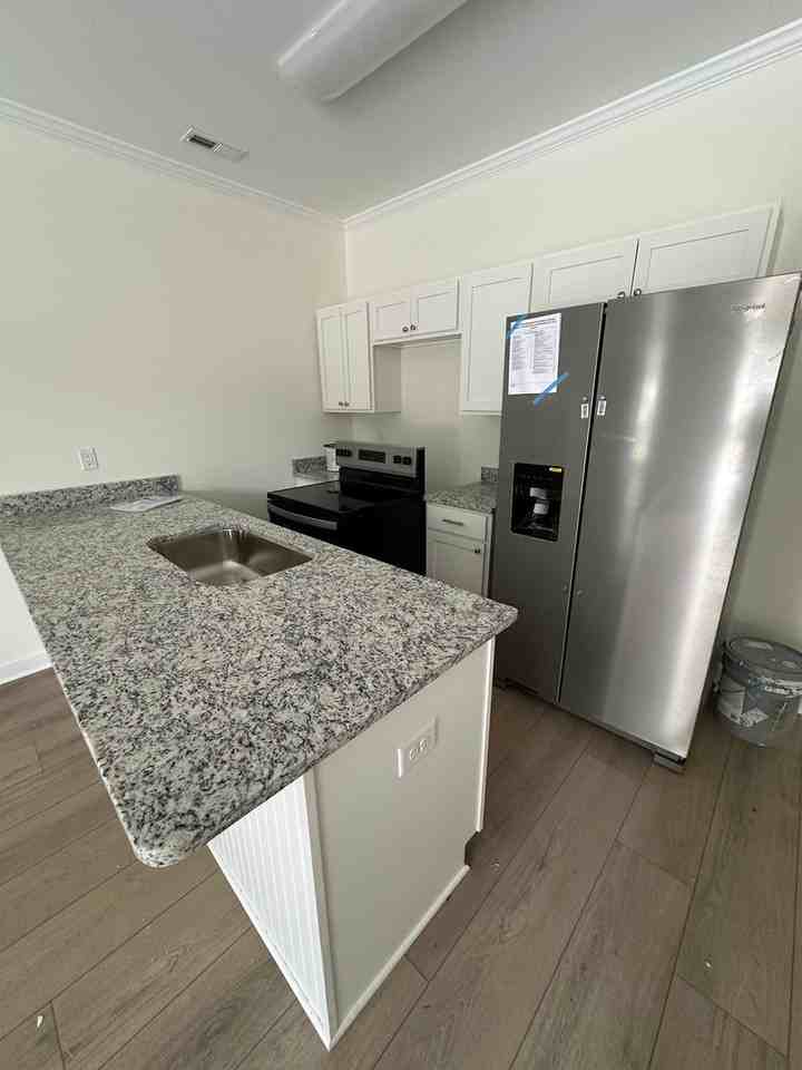 904 Fort Totten Dr #A - Photo 4 of 8