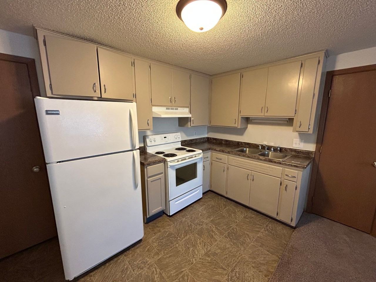 M3B, LLC-419 10th Avenue - Photo 2 of 8