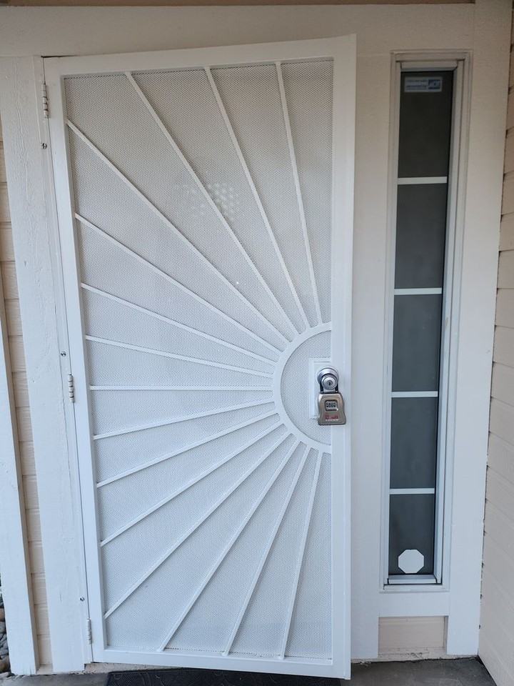 1609 Cashmere Dr - Photo 3 of 50