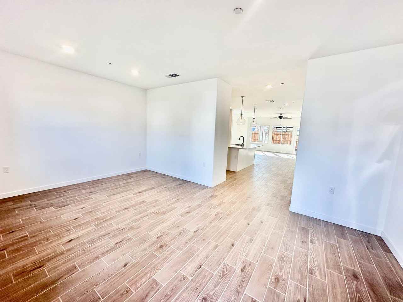 1064 Horizon Dr W - Photo 3 of 46