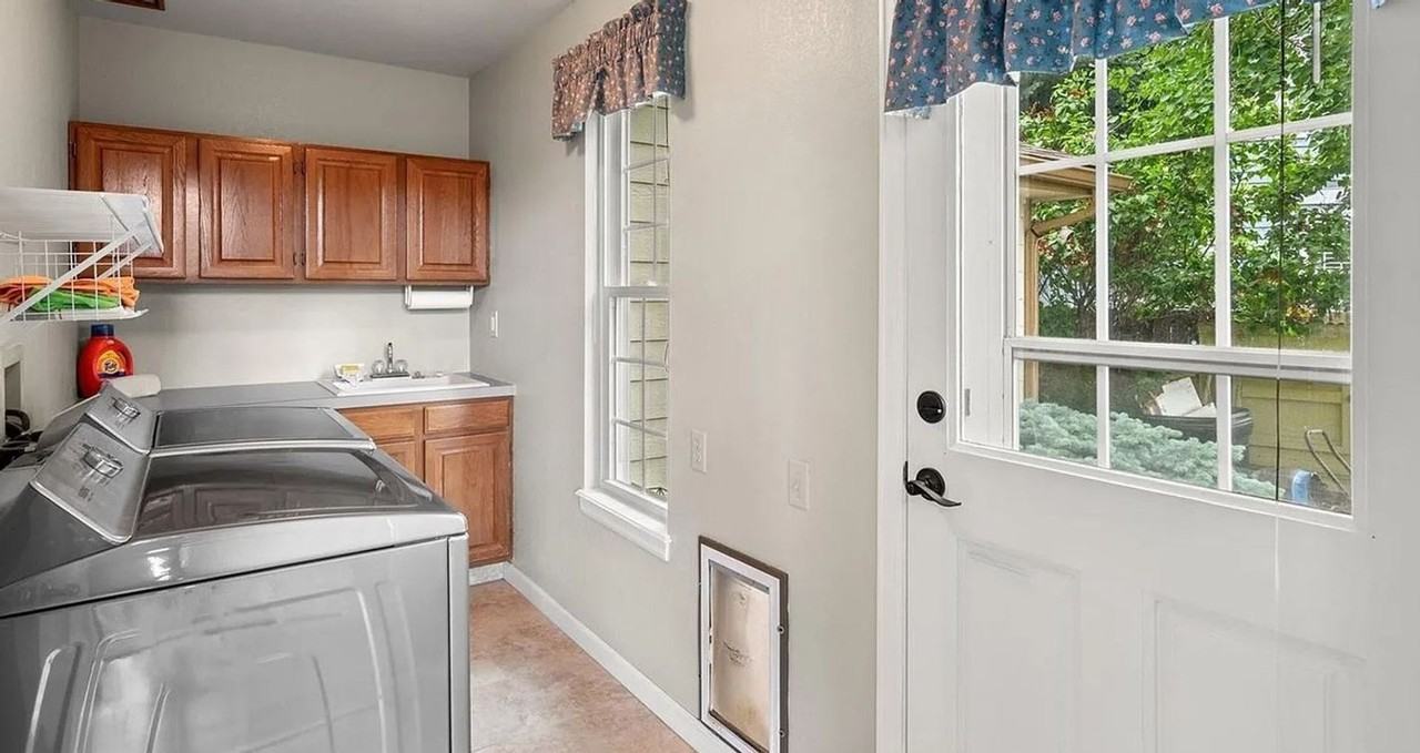 318 Clare Dr - Photo 6 of 32