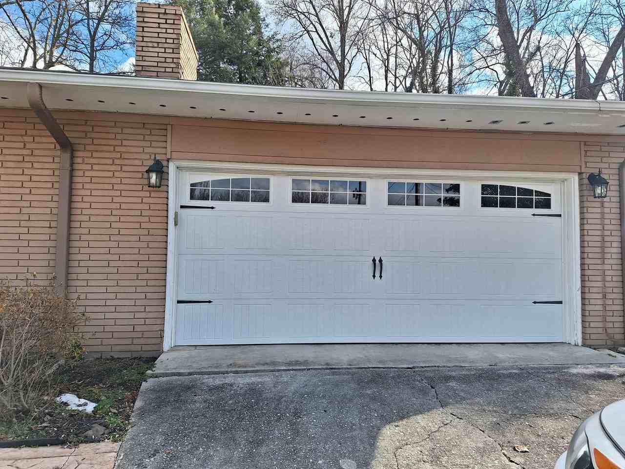 8714 Kingsridge Dr - Photo 2 of 50