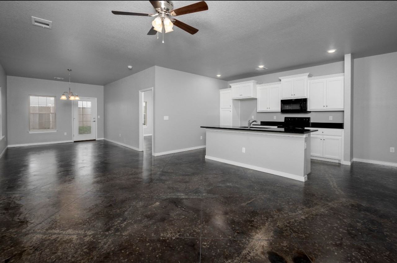 6703 Star Ln - Photo 4 of 20