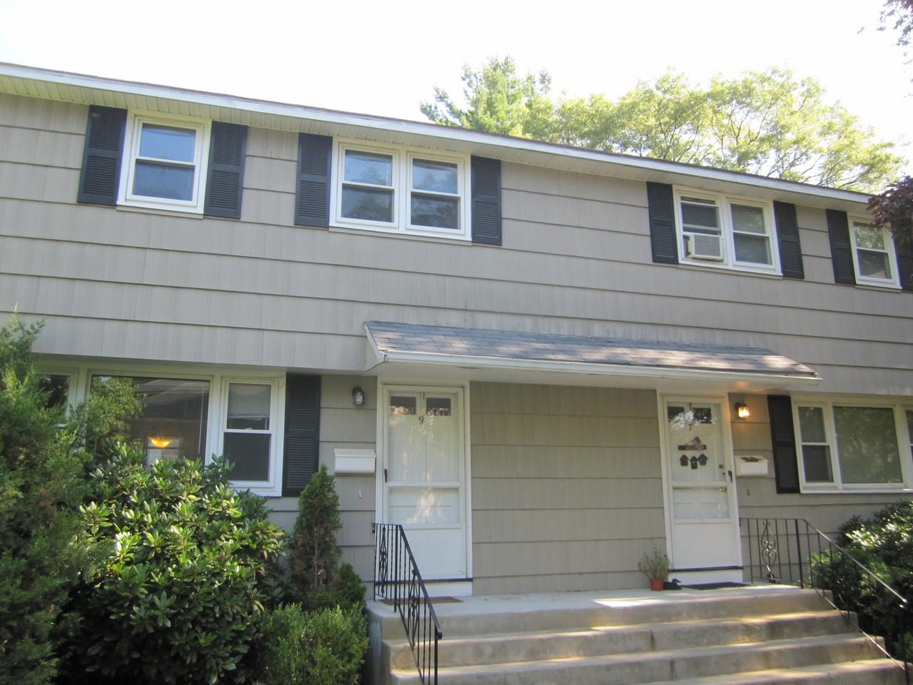 7 Verplast Ave #7 - Photo 2 of 17