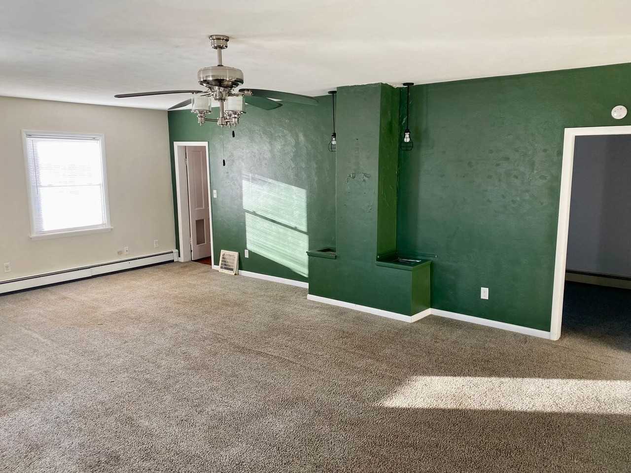 3045 W Broadway - Photo 3 of 12