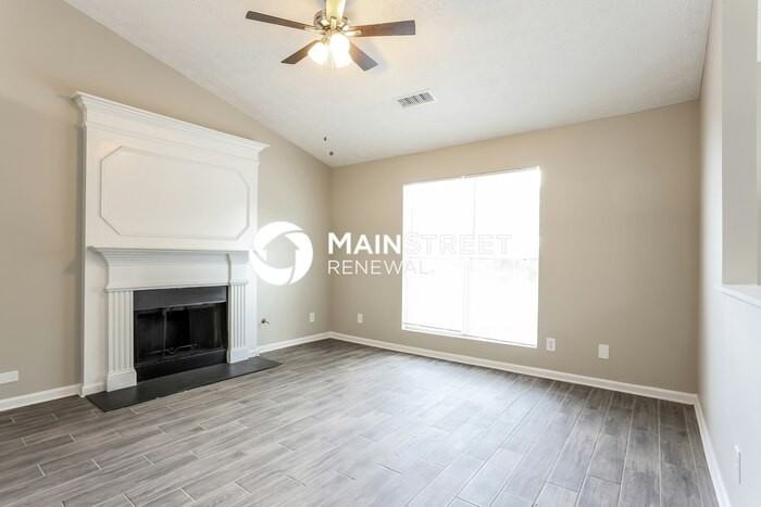 6401 Alford Cir - Photo 2 of 15